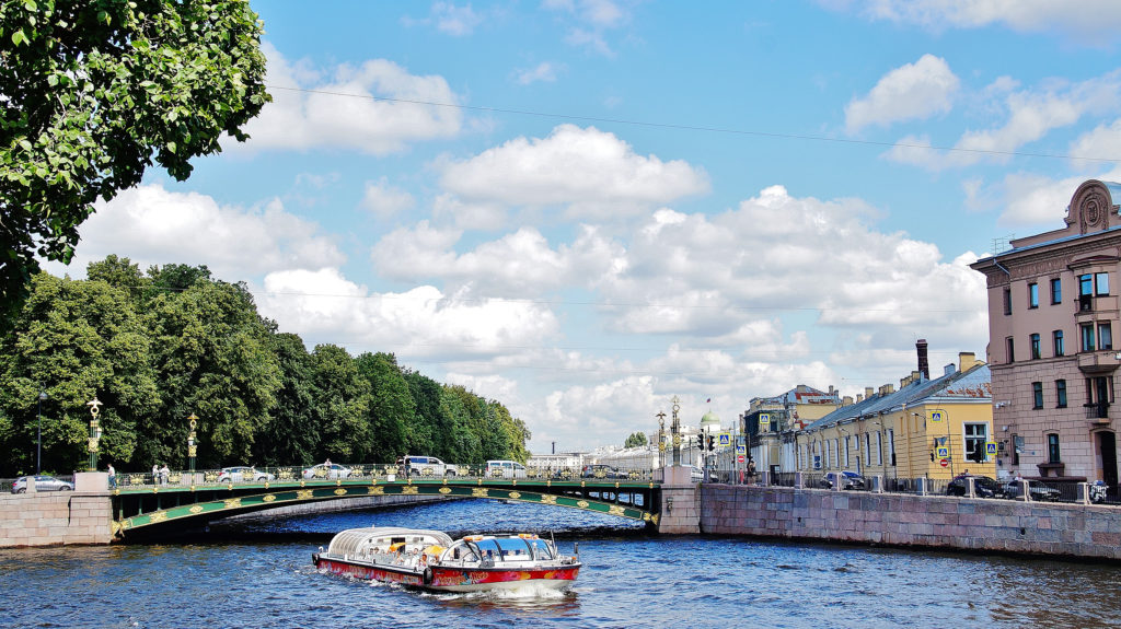 Аренда катера в Санкт-Петербурге