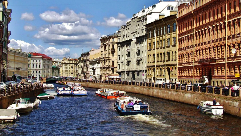 Аренда катера в Санкт-Петербурге