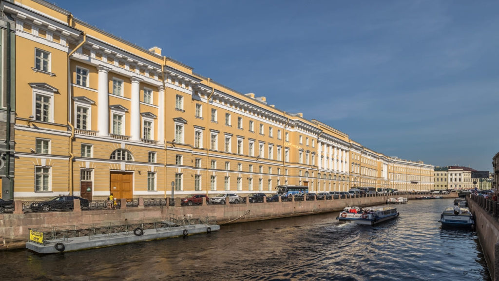 Аренда катера в Санкт-Петербурге