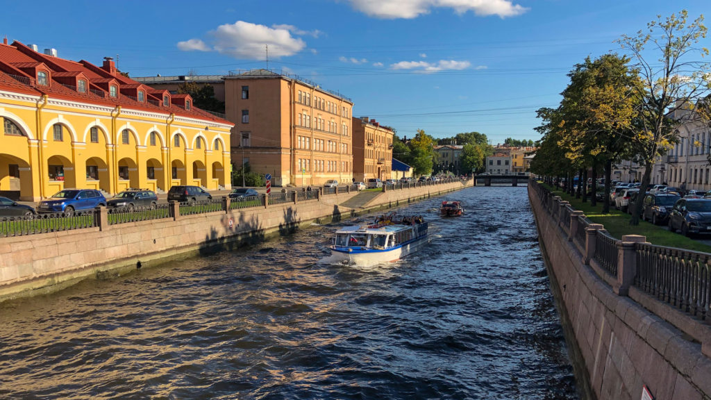 Аренда катера в Санкт-Петербурге