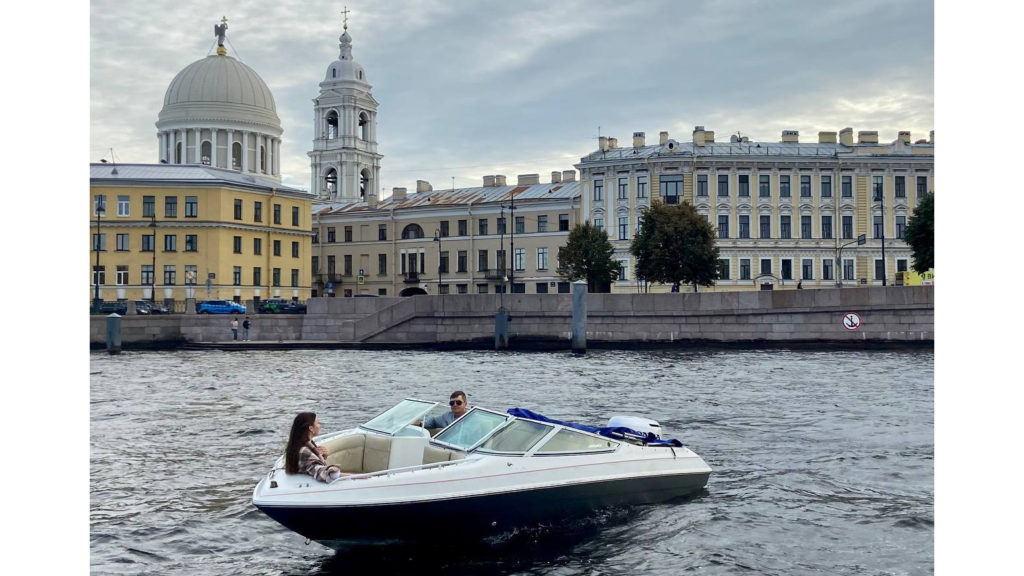 Аренда катера, снять катер, прогулка на катере, разводные мосты на катере