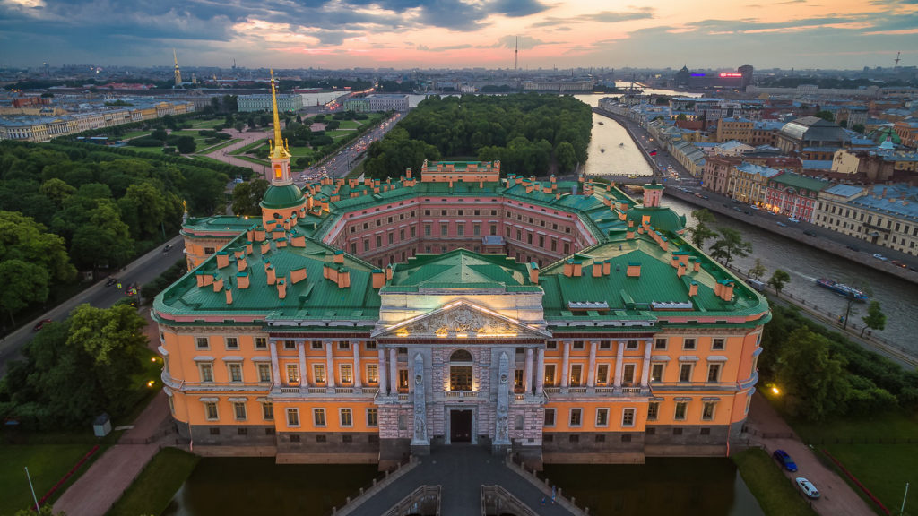 Аренда катера в Санкт-Петербурге