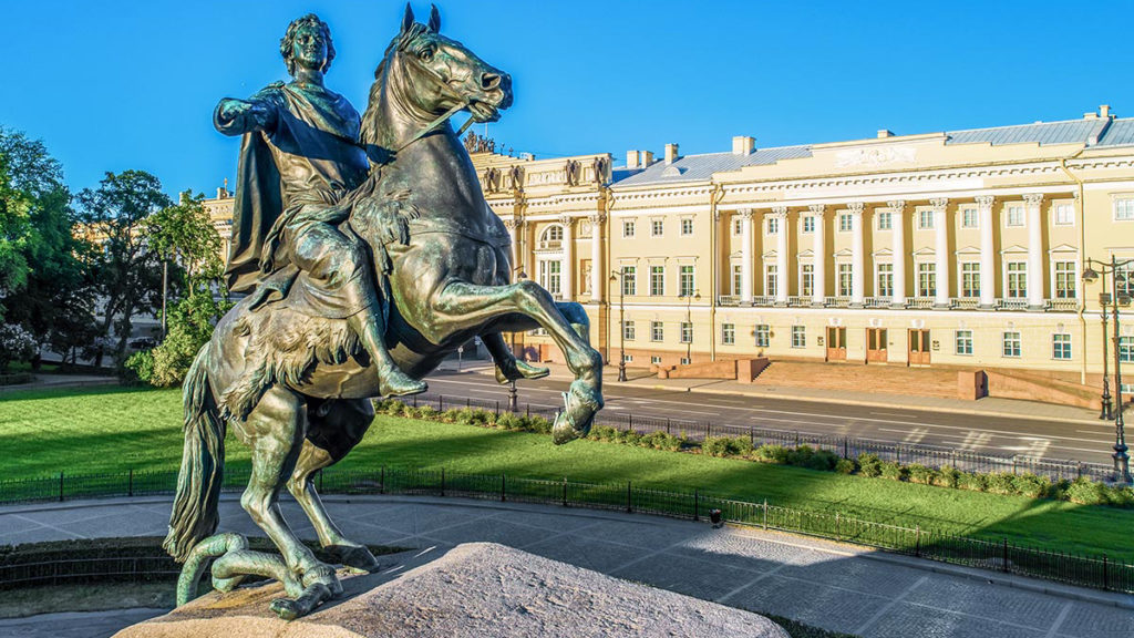 Аренда катера в Санкт-Петербурге