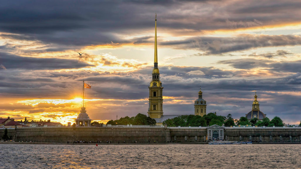 Аренда катера в Санкт-Петербурге